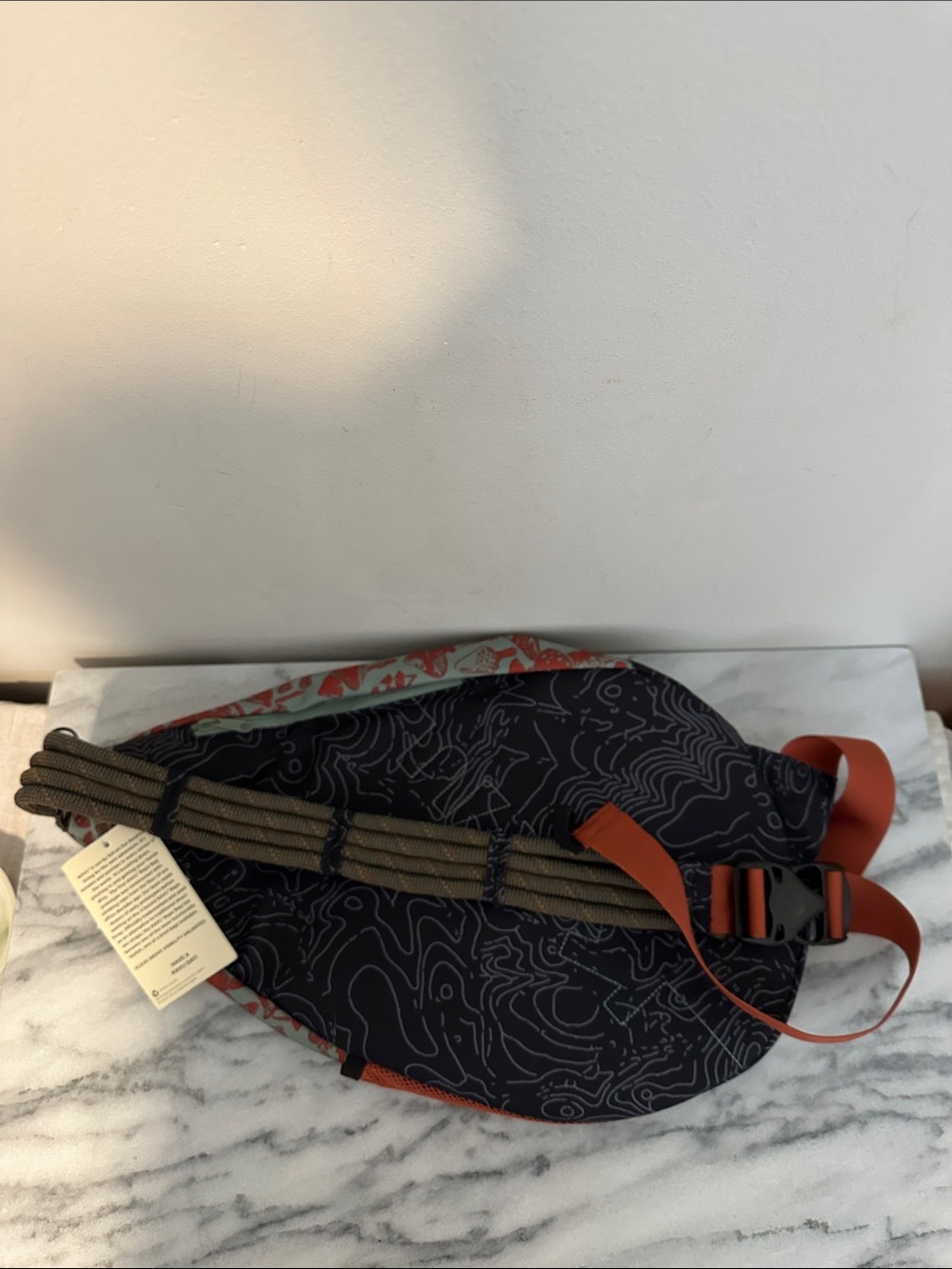 KAVU Men’s Red Mushroom Sling Bag Paxton pack far out forage NEW NWT - Picture 4 of 7